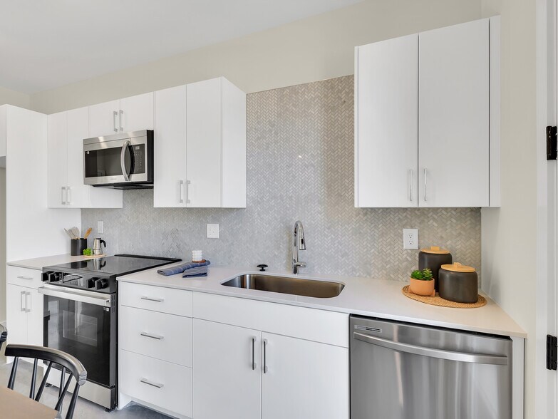 More Photos Of 1602 N Central St, Knoxville Apartments For Sale