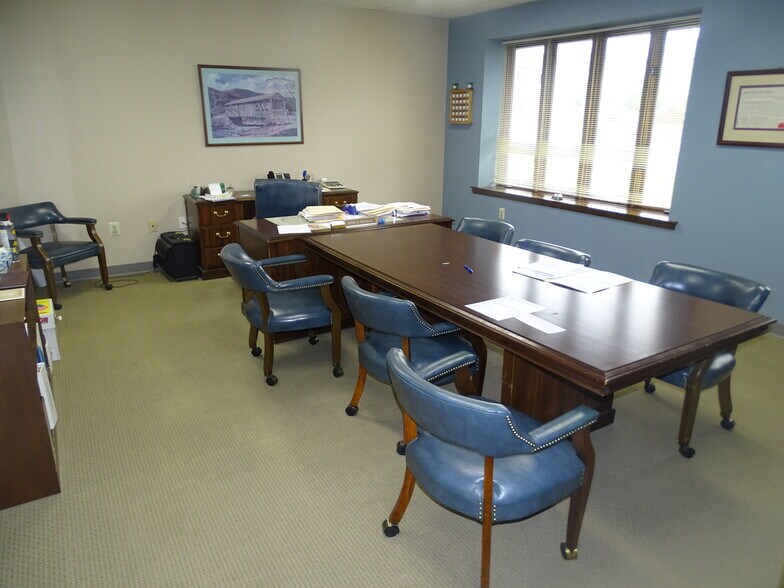 More Photos Of 735 Street Rd, Southampton Medical For Lease