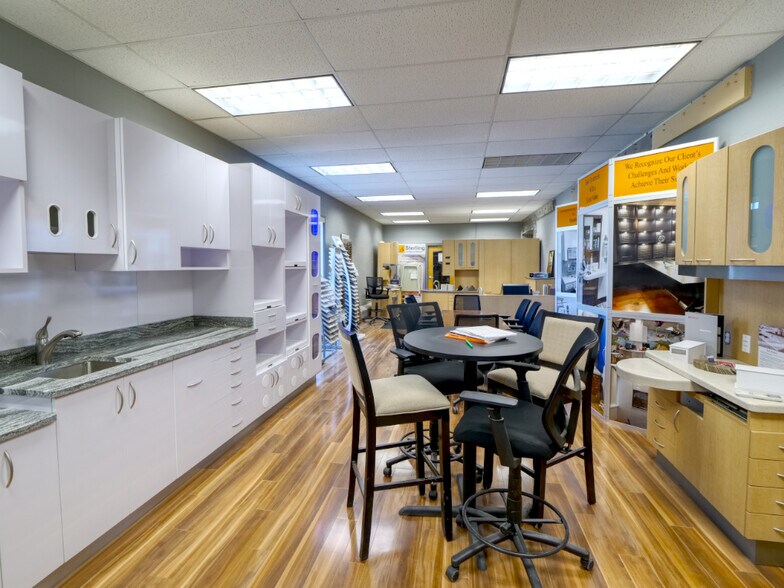 More Photos Of 55 Avocado St, Springfield Food Processing For Sale