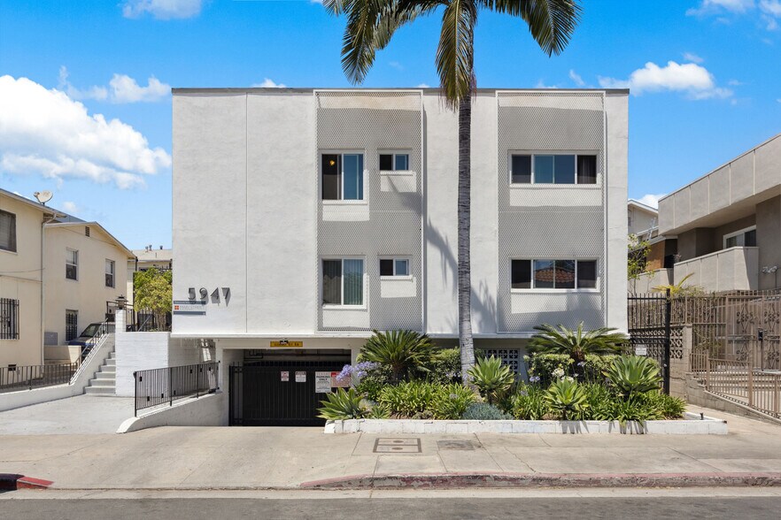More Photos Of 5947 Carlton Way, Los Angeles Apartments For Sale