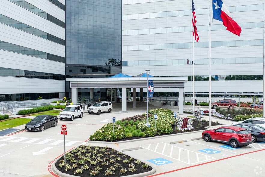 More Photos Of 11450 Compaq Center West Dr, Houston Office For Lease