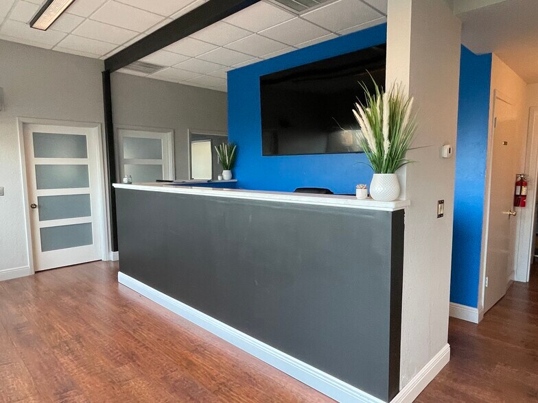 More Photos Of 251 Douglas Rd E, Oldsmar Warehouse For Sale