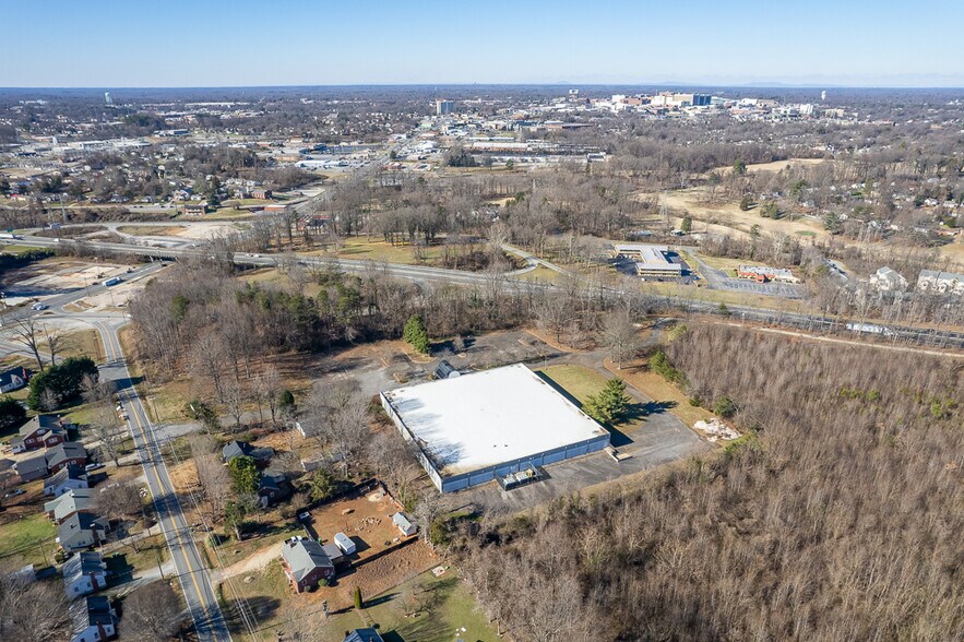 More Photos Of 205 Model Farm Rd, High Point Warehouse For Lease