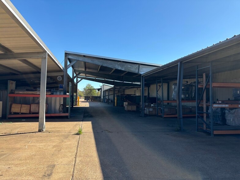 More Photos Of 4181 Magnolia St, Pearland Manufacturing For Lease