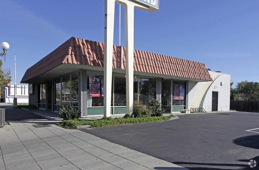 Primary Photo Of 5530 Lincoln Ave, Cypress Freestanding For Lease