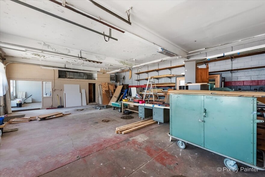 More Photos Of 1126 Larkin Ave, Elgin Service Station For Sale