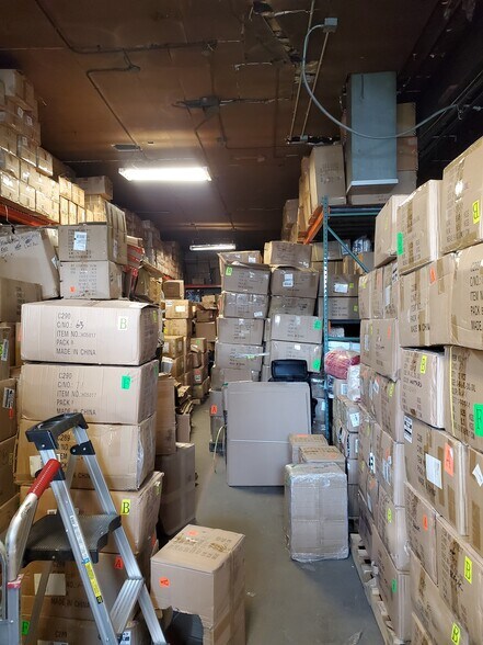 More Photos Of 181 E Hoffman Ave, Lindenhurst Warehouse For Sale