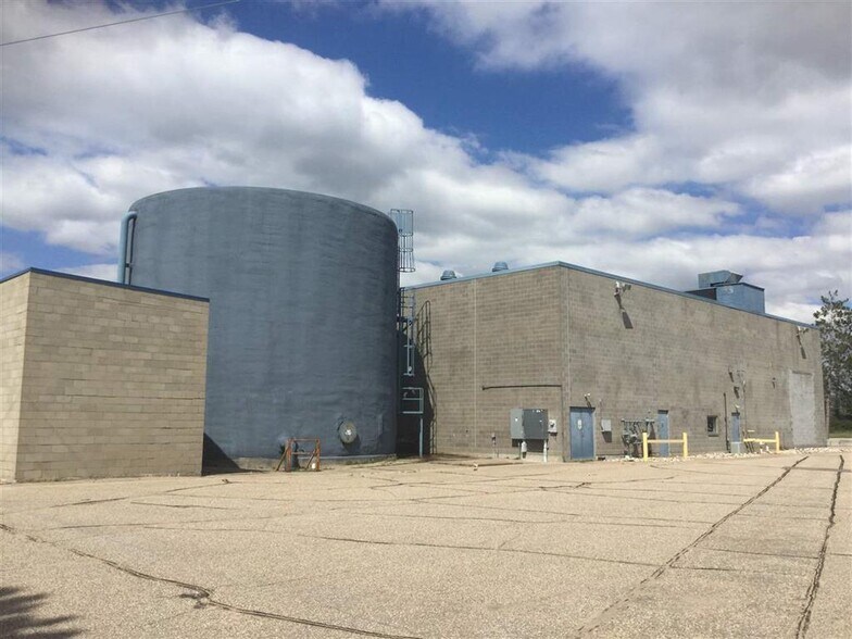 More Photos Of 4930 Hayes Ave, Plover Distribution For Sale