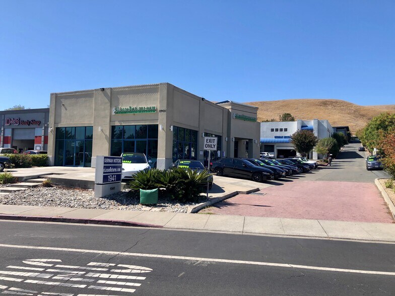 More Photos Of 1941 San Ramon Valley Blvd, San Ramon Showroom For Sale