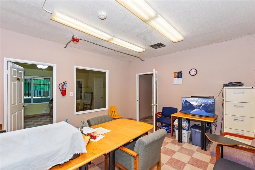 More Photos Of 1455 E Lynwood Dr, San Bernardino Schools For Sale