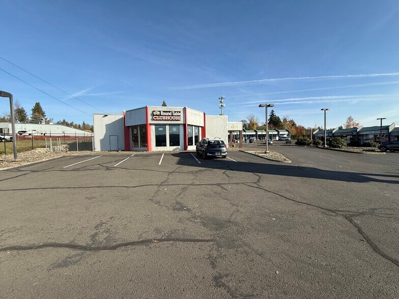 More Photos Of 16690 SE McLoughlin Blvd, Portland Restaurant For Sale