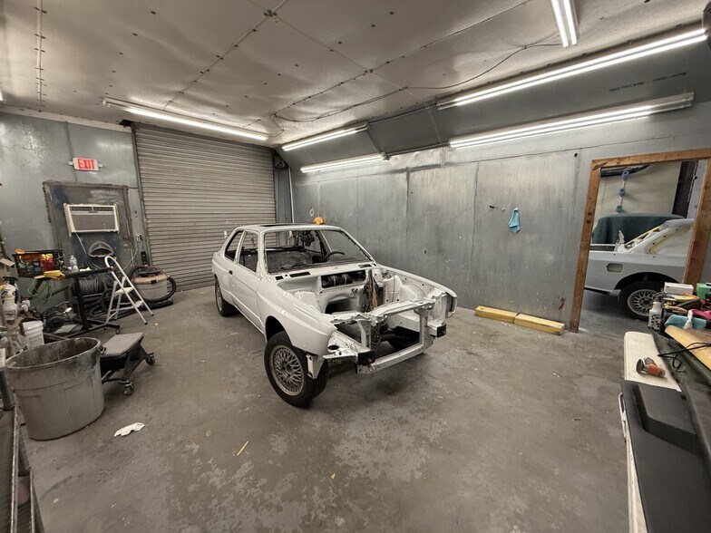 More Photos Of 5508 Benchmark Ln, Sanford Warehouse For Sale