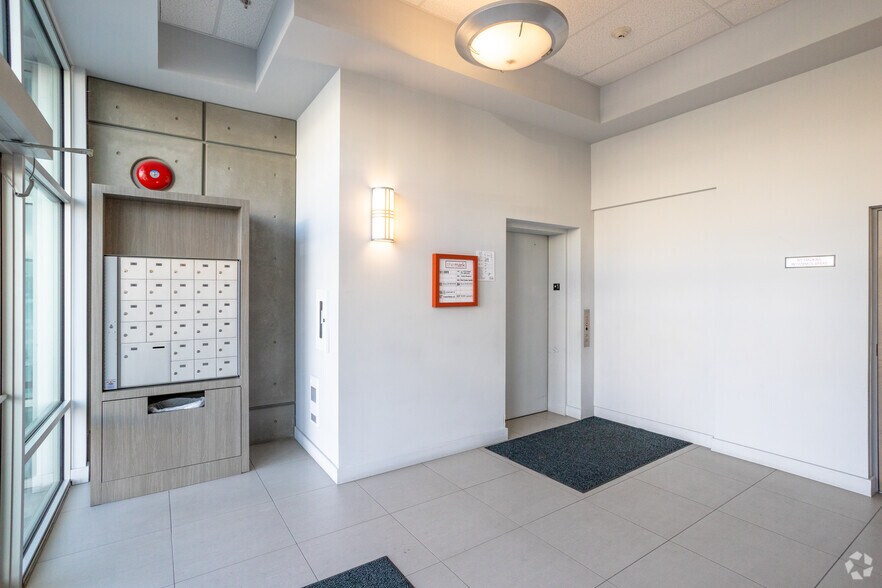 More Photos Of 32615 S Fraser Way, Abbotsford Office For Sale