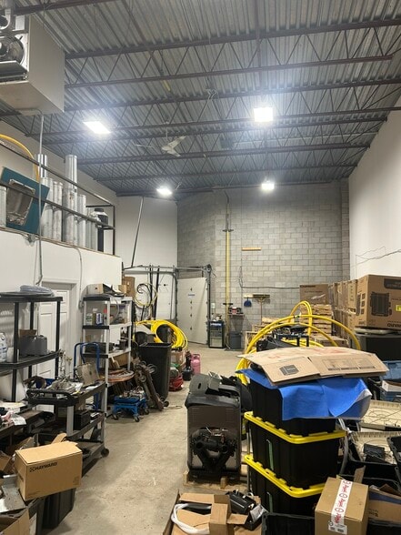 More Photos Of 2640 Lancaster Rd, Ottawa Warehouse For Lease