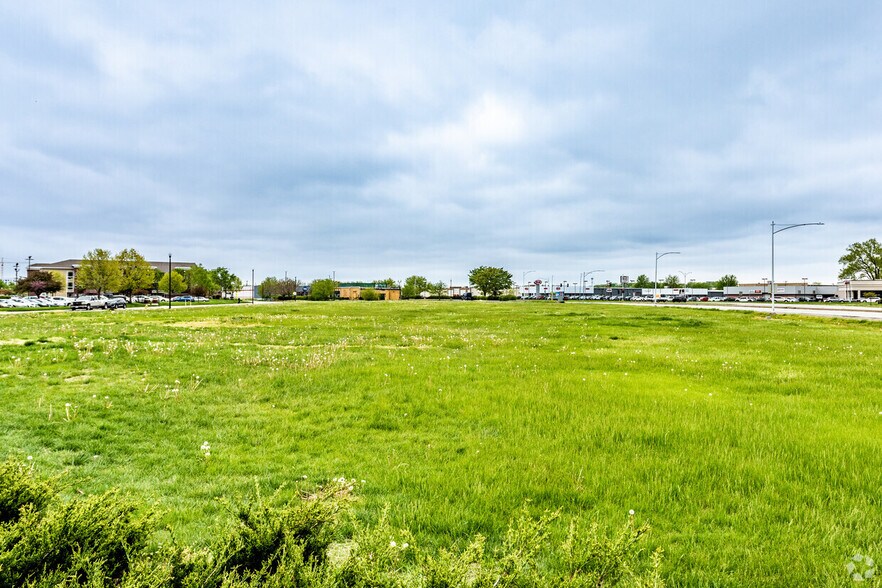 More Photos Of 1812 NW Platte Dr, Kansas City Land For Sale