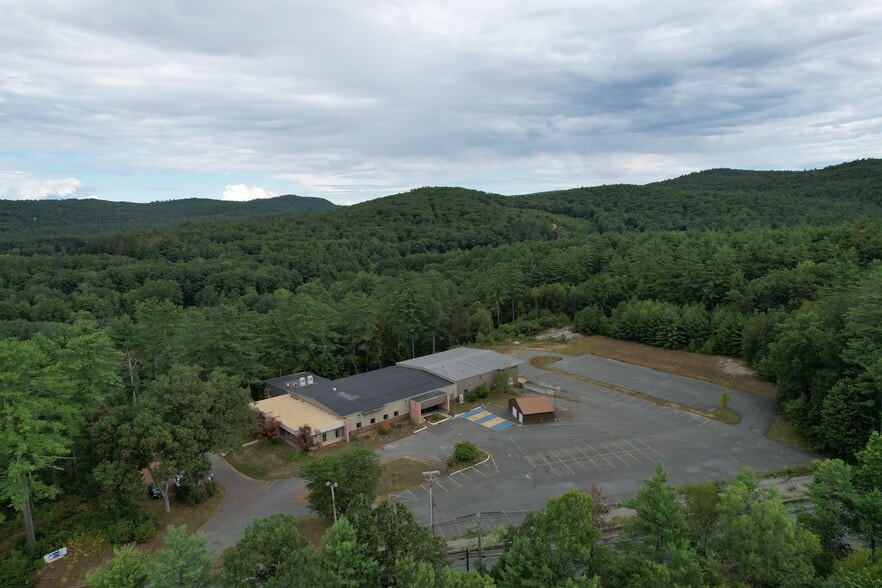 More Photos Of 450 W River St, Orange Light Distribution For Sale