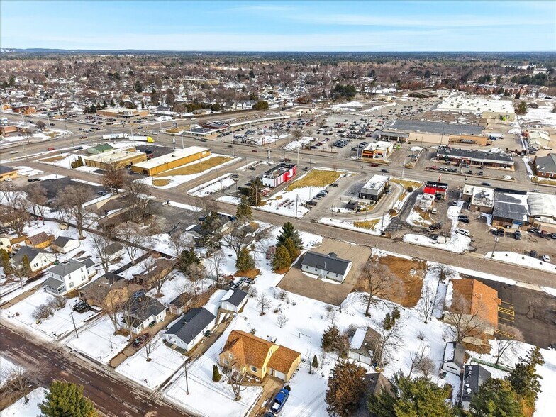 More Photos Of 1910 7th St S, Wisconsin Rapids Office For Sale