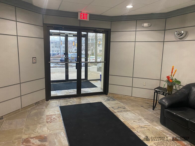 More Photos Of 25200 Chagrin Blvd, Beachwood Office For Lease