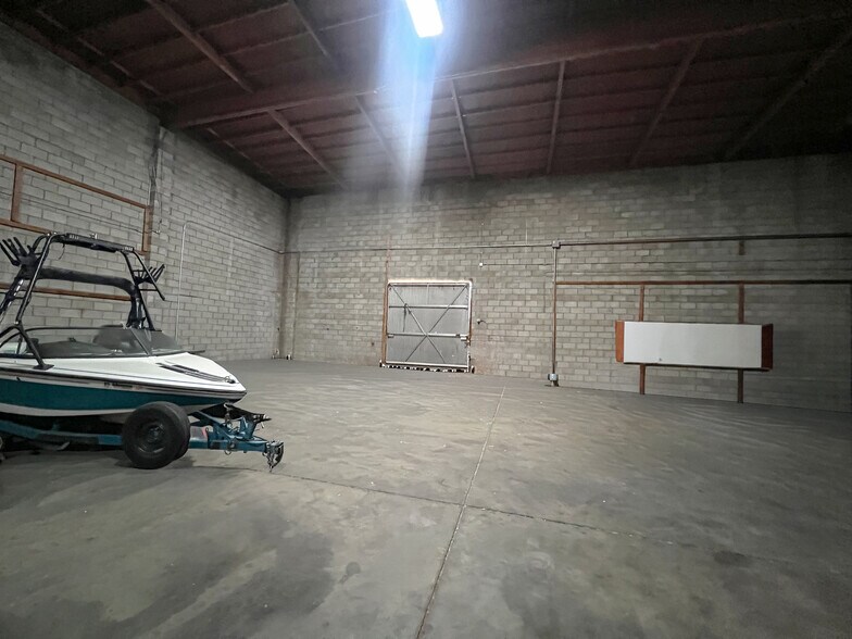 More Photos Of 2374 E Main St, Barstow Warehouse For Lease
