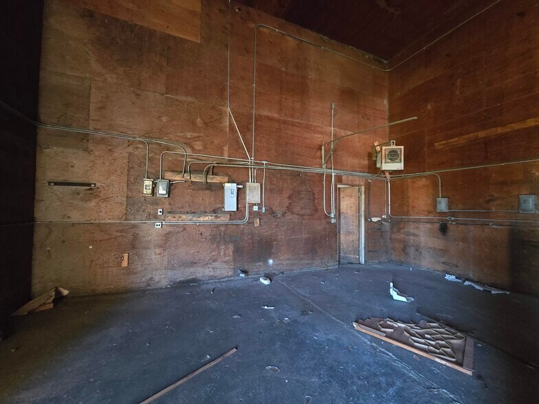 More Photos Of 301 Railroad Ave, Judith Gap Land For Sale