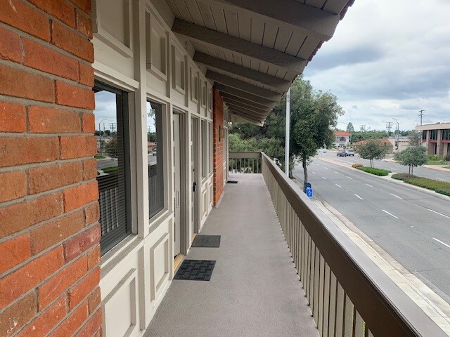 More Photos Of 17632 Irvine Blvd, Tustin Office For Lease