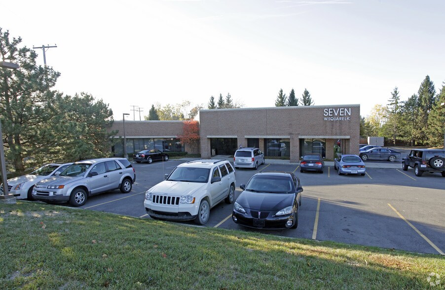 More Photos Of 7 W Square Lake Rd, Bloomfield Hills Coworking Space