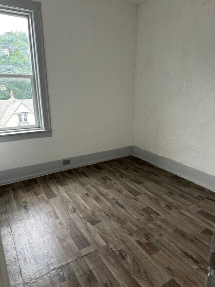 More Photos Of 2199 Lansing St, Detroit Apartments For Sale