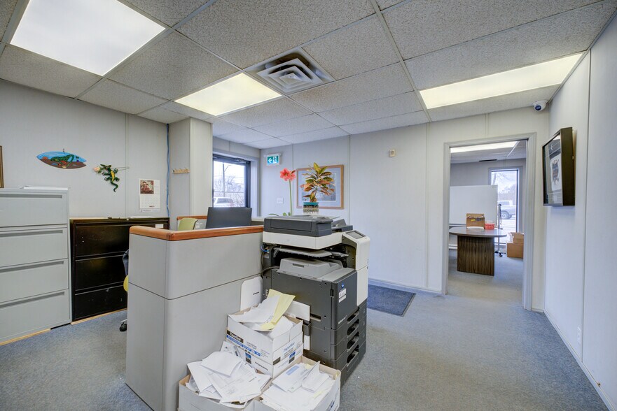 More Photos Of 114 Easton Rd, Brantford Industrial For Sale