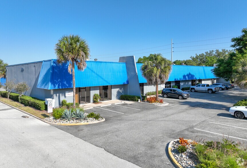 More Photos Of 217 Altamonte Commerce Blvd, Altamonte Springs Warehouse For Lease
