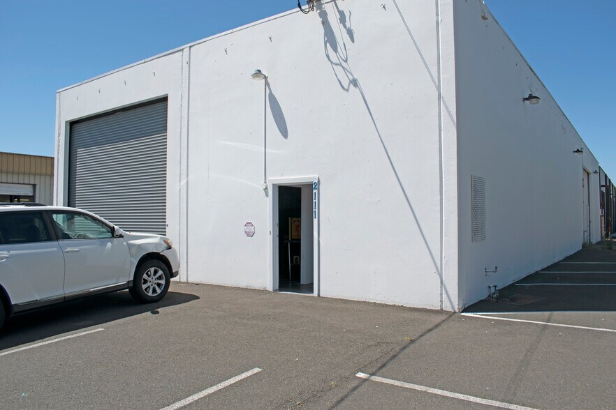 More Photos Of 2111 Bluebell Dr, Santa Rosa Service For Lease