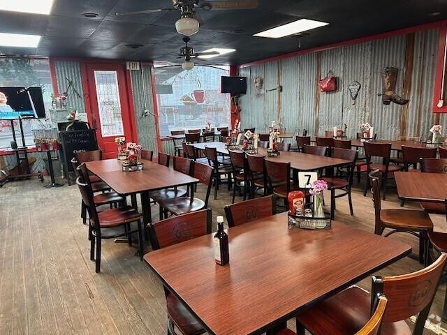 More Photos Of 107 N Kent St, Gorman Storefront Retail Residential For Sale