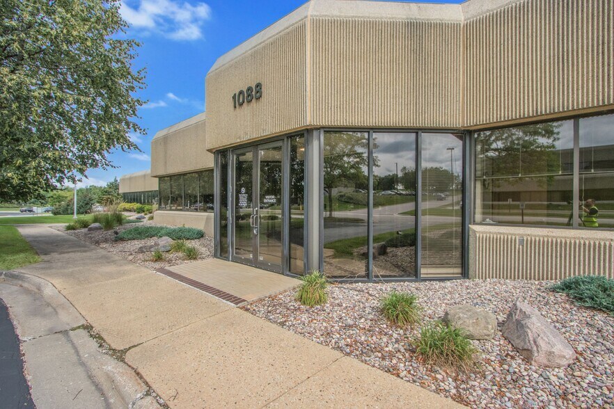 More Photos Of 1088 Springhurst Dr, Green Bay Office For Lease