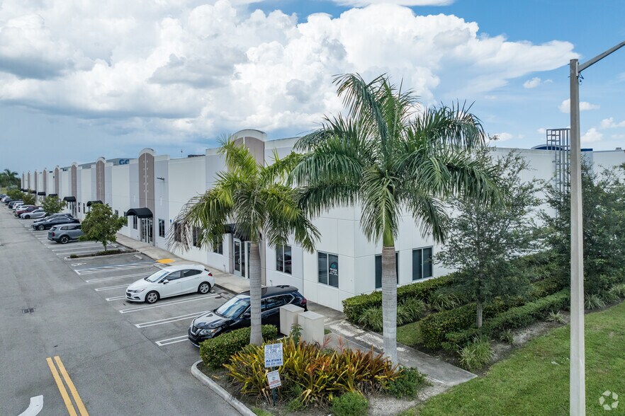 More Photos Of 13461-13483 NW 19th Ln, Miami Warehouse For Lease