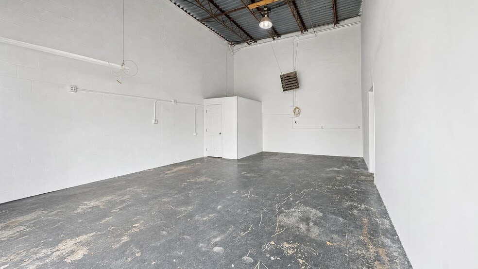 More Photos Of 125 SE 3rd St, Deerfield Beach Flex For Lease