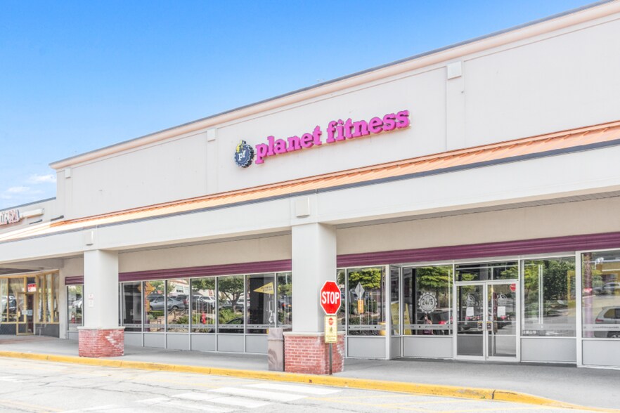 More Photos Of 1831-1885 Main St, Peekskill Unknown For Lease