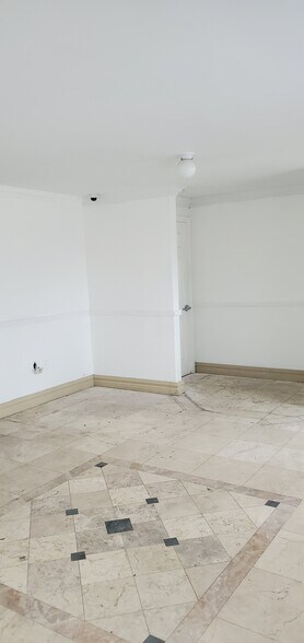 More Photos Of 4201-4237 NW 37th Ave, Miami Warehouse For Lease