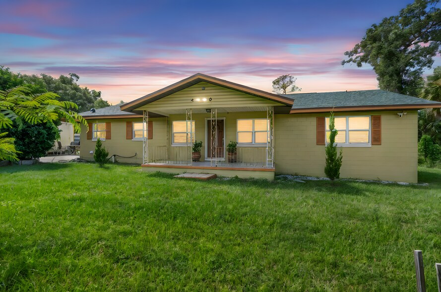 More Photos Of 4630 US Highway 17, De Leon Springs Restaurant For Sale