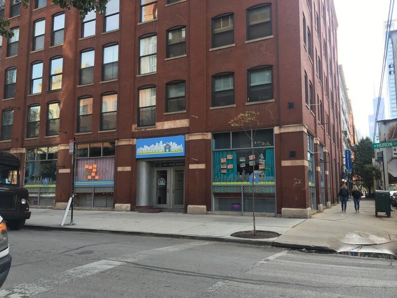 More Photos Of 225 W Huron St, Chicago Apartments For Lease