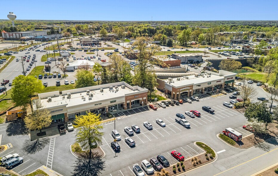 More Photos Of 598 River Hwy, Mooresville Unknown For Lease