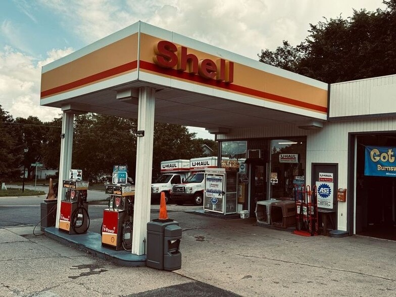 Primary Photo Of 14801 County Road 5, Burnsville Service Station For Lease