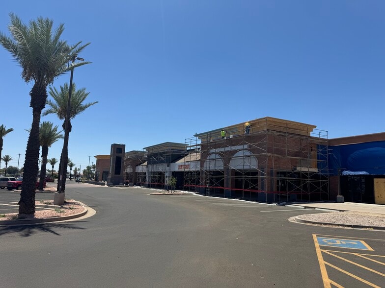 More Photos Of 2055 N Alma School Rd, Chandler Unknown For Lease
