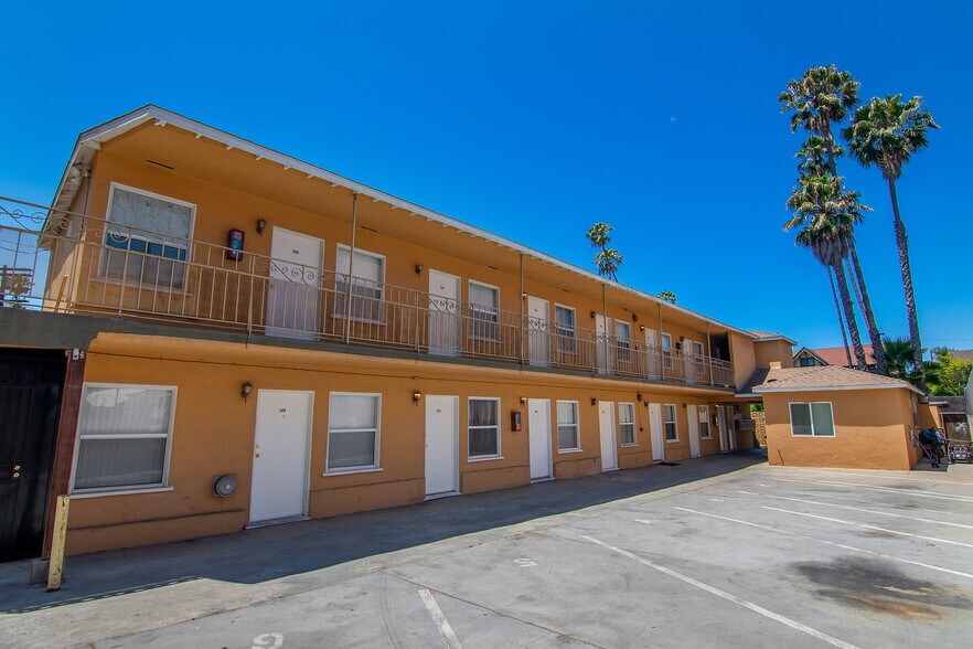 More Photos Of 1930 S Oxford Ave, Los Angeles Apartments For Sale