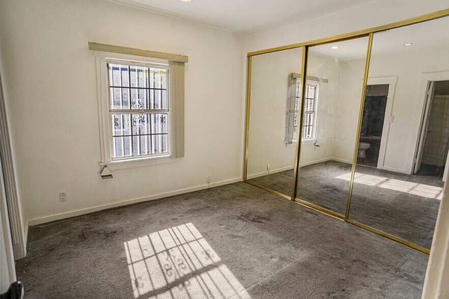 More Photos Of 5552 Barton Ave, Los Angeles Land For Sale