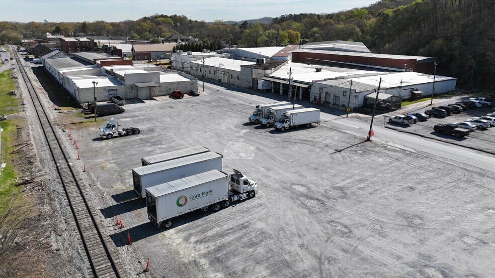 More Photos Of 303 S Marble St, Rockmart Warehouse For Lease