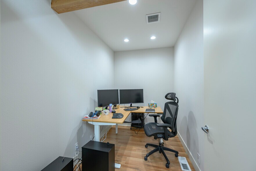 More Photos Of 351 SE Baker St, Mcminnville Medical For Lease