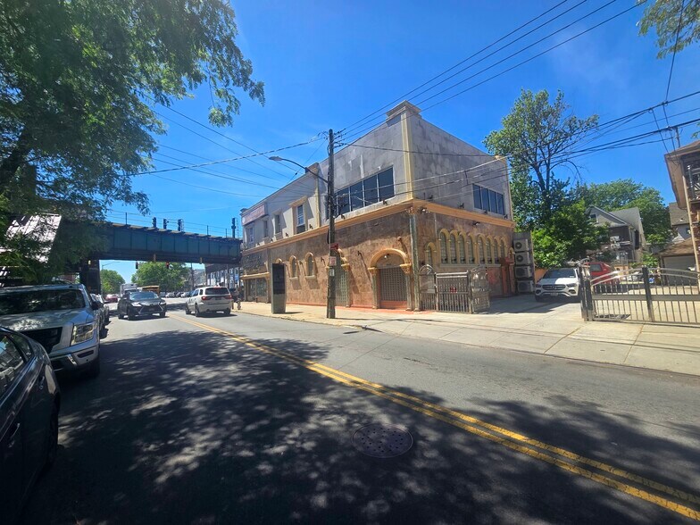 More Photos Of 110-27 Jamaica Ave, Jamaica Freestanding For Lease