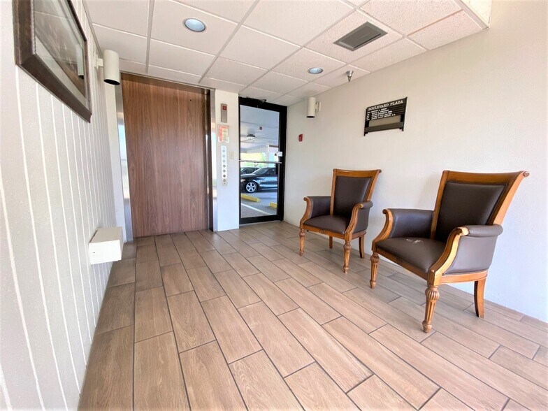 More Photos Of 2201 Ringling Blvd, Sarasota Loft Creative Space For Sale