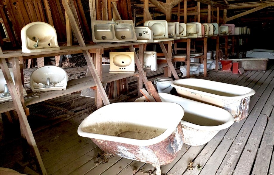 More Photos Of 1020 N College St, Gonzales Contractor Storage Yard For Sale