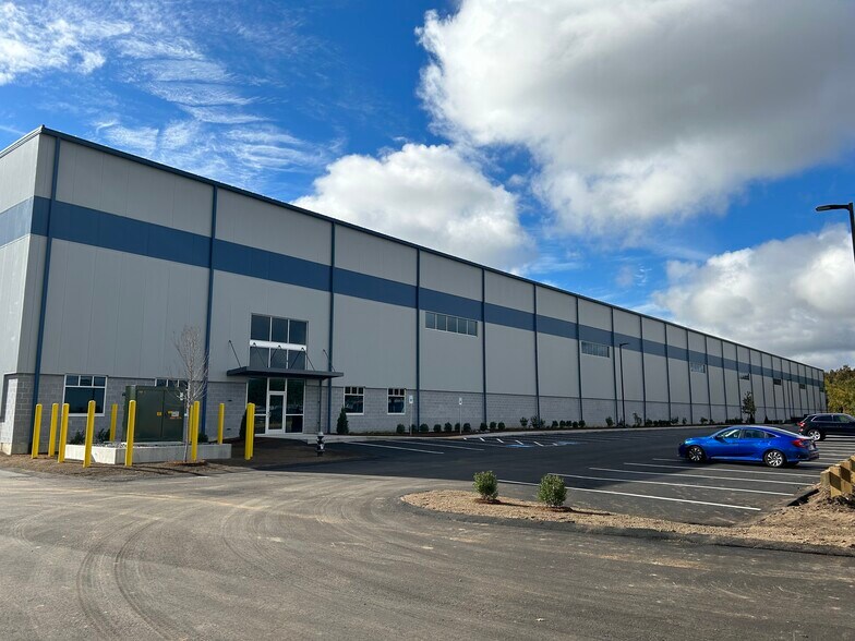 More Photos Of 105 Industrial Blvd, Brockton Warehouse For Lease