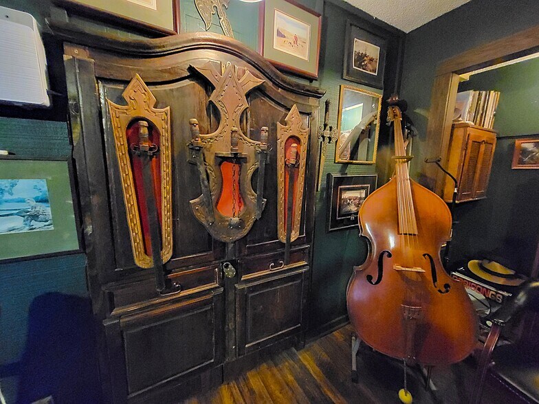 More Photos Of 1209 W 7th St, Joplin Office For Sale